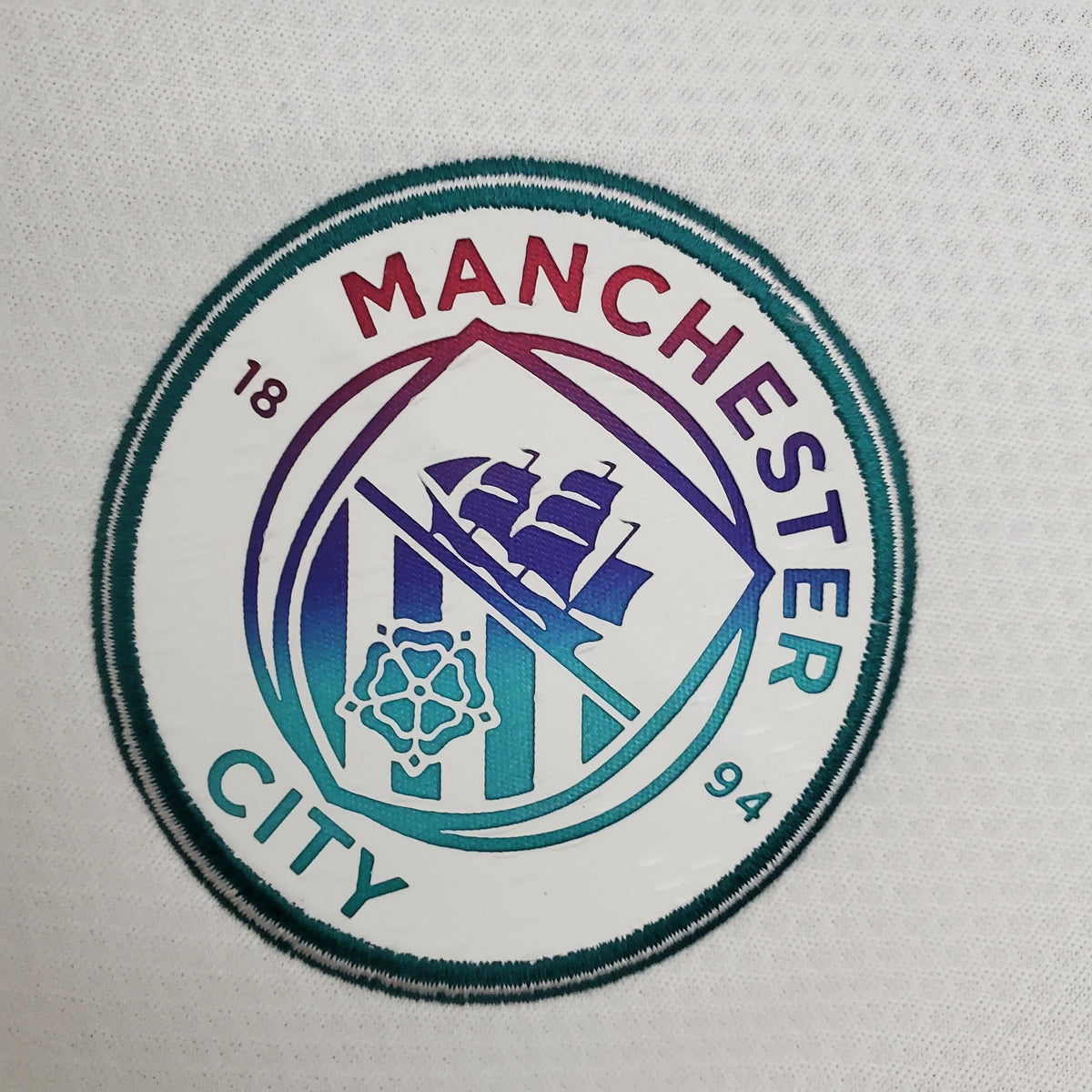 Retro Jersey Manchester City 2021/22 Away