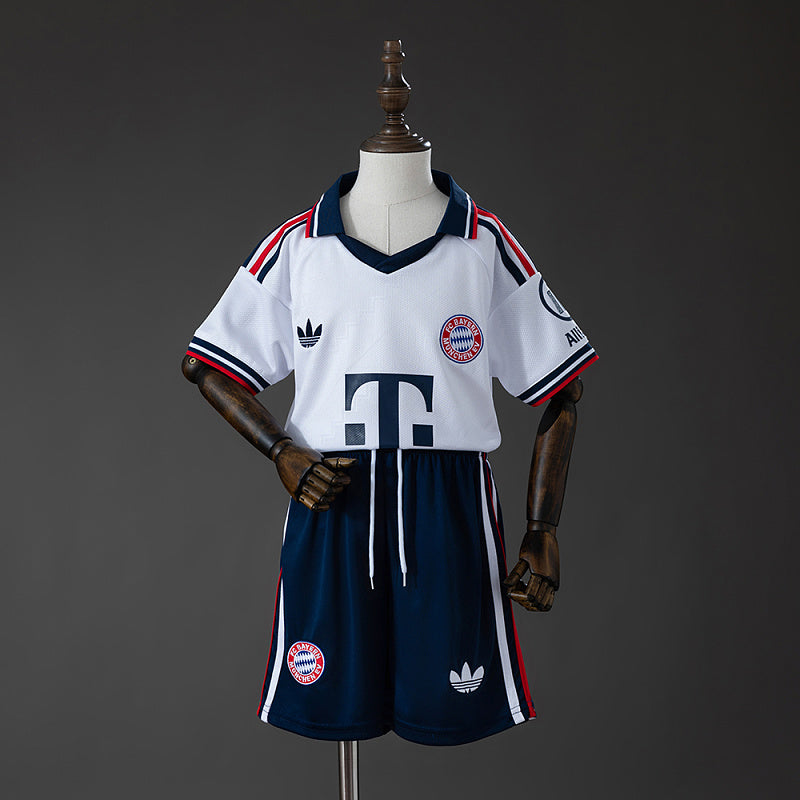 BAY 26/27 Kit Infantil Visitante