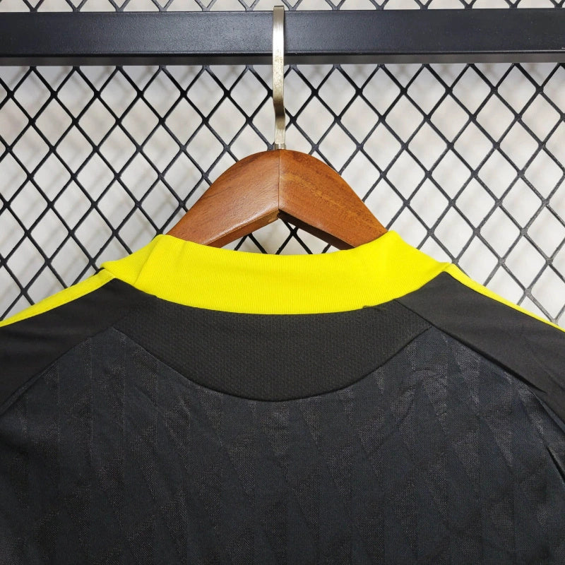 Retro Jersey Liverpool 2010 Away