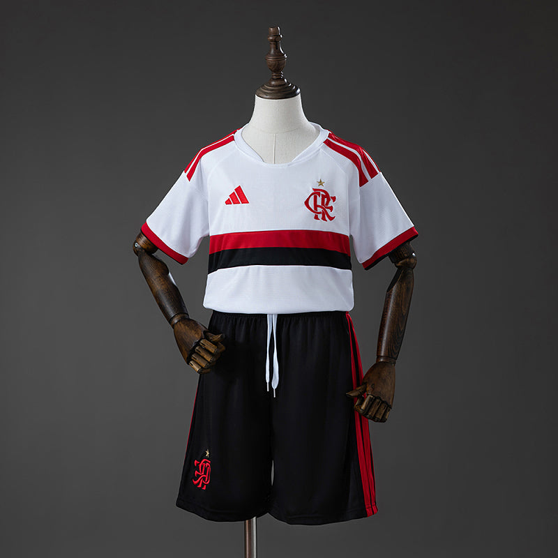 FLA 26/27 Kit Infantil Visitante