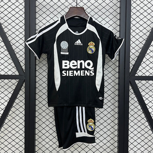 RM 06/07 – Kids Away Kit