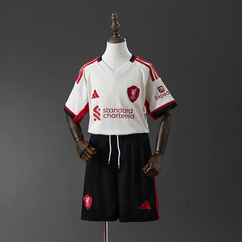 LIV 25/26 Kit Infantil Visitante