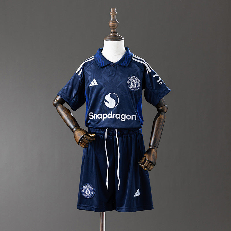 MU 24/25 Kit Infantil Visitante