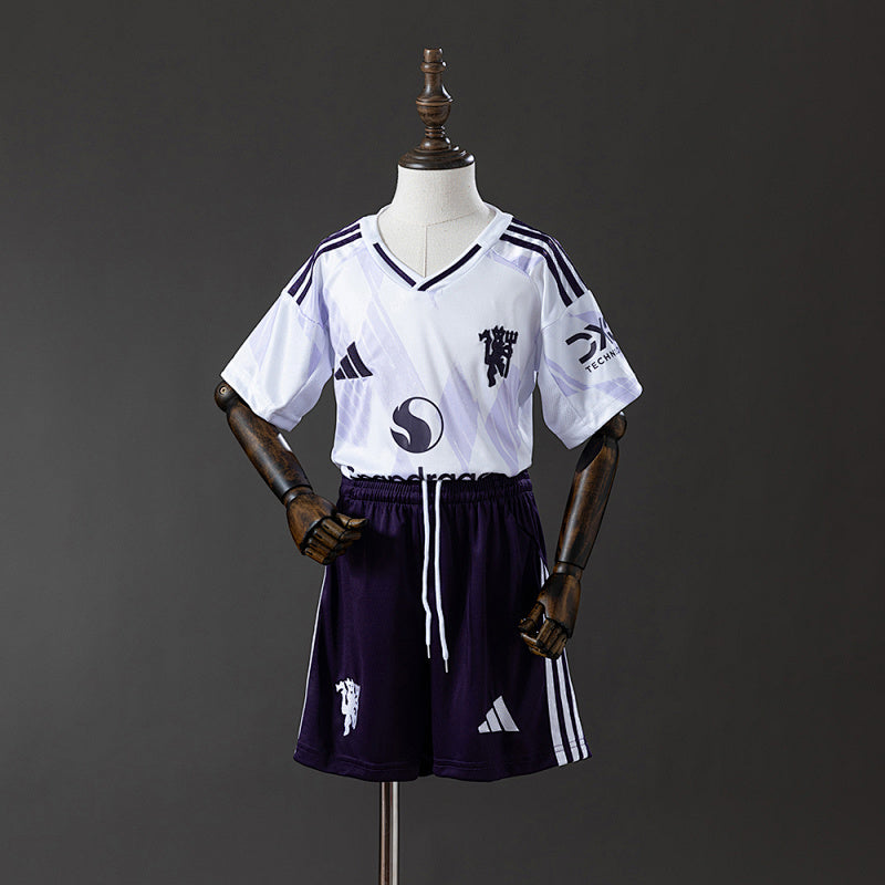 MU 25/26 Kit Infantil Visitante