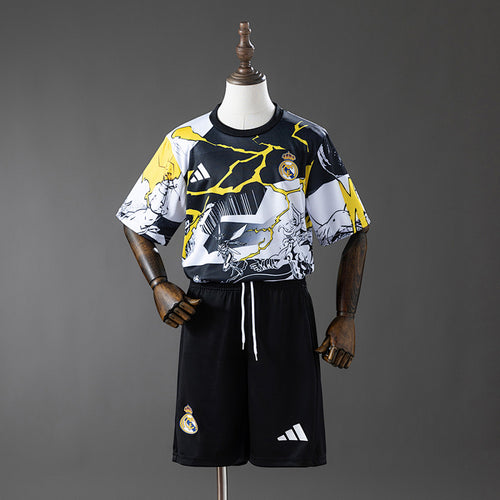 RM 25/26 Avengers – Prepartido (Negro y blanco) Kit Infantil