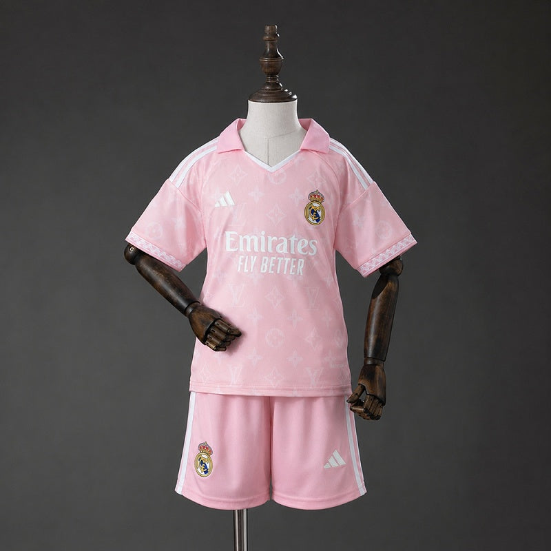 RM X LV 26/27 Colaboración Kit Infantil