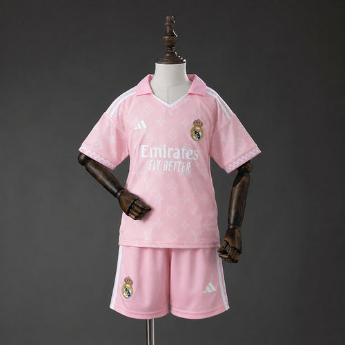 RM X LV 26/27 Colaboración Kit Infantil